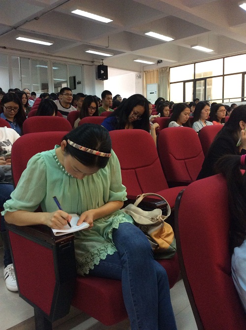 98堂
举行2016届毕业生就业动员大会