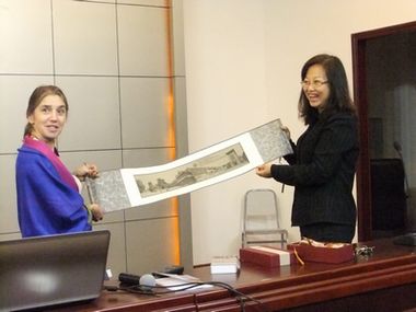 匈牙利佩奇大学Marianne Nikolov教授来98堂
讲学