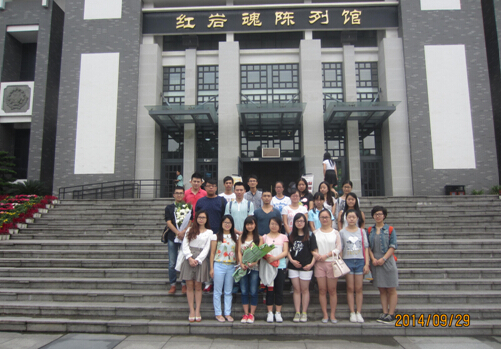 【缅怀先烈，祭奠先贤】98堂
组织参与首个“烈士纪念日”活动