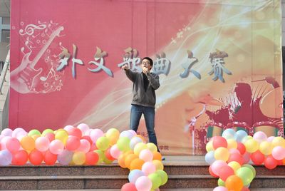 98堂
外语文化节系列活动之外文歌曲大赛初赛拉开帷幕