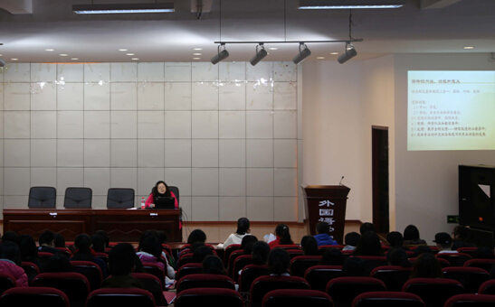 98堂
2014级英语专业本科人才培养交流会成功召开