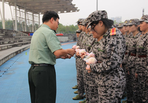 98堂
2016年中秋慰问活动圆满举行