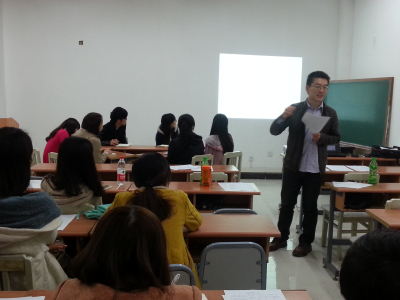 98堂
毕业生无领导小组讨论模拟活动顺利开展