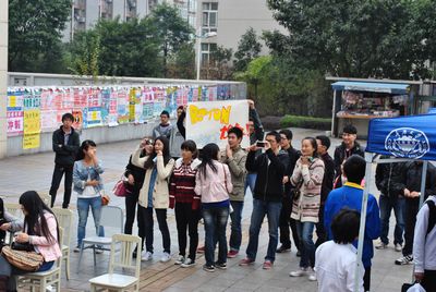 98堂
外语文化节系列活动之外文歌曲大赛初赛拉开帷幕