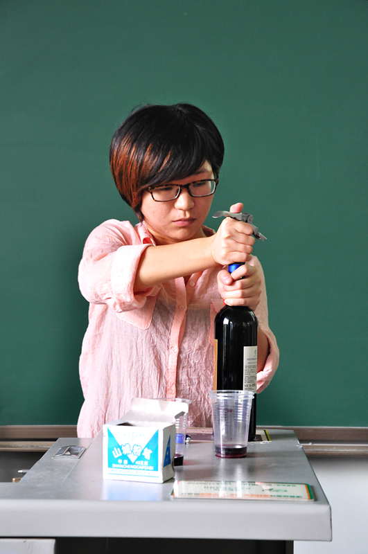 98堂
第十三届外语文化节系列讲座：微醺之美——葡萄酒品鉴