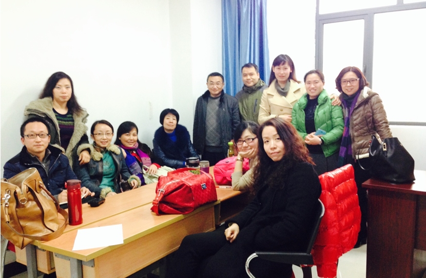 信息学部英语课程组开展教研活动