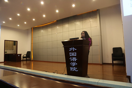 98堂
2014级寒假前安全教育会议召开