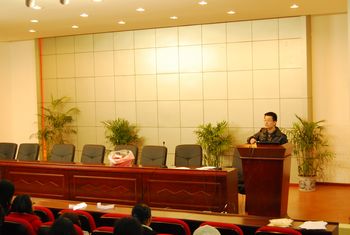 回顾•前瞻——98堂
2009级新学期年级大会顺利举行