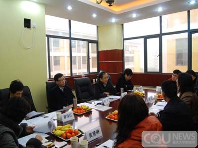 林建华校长到98堂
与学院领导班子座谈