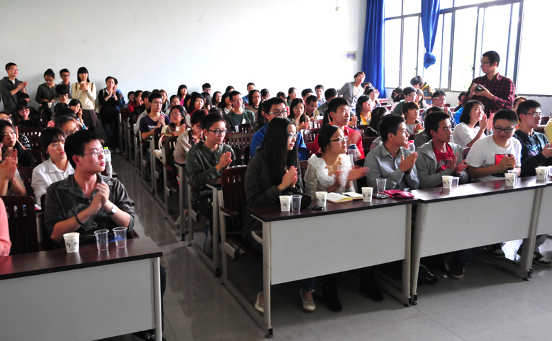 98堂
第十三届外语文化节系列讲座：微醺之美——葡萄酒品鉴