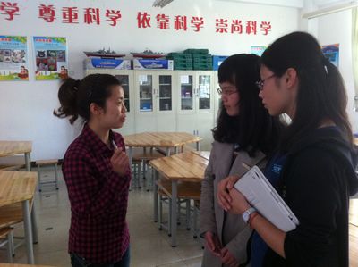 外国语志愿者深入小学课堂，体验英语老师精彩45分钟