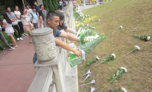 【缅怀先烈，祭奠先贤】98堂
组织参与首个“烈士纪念日”活动
