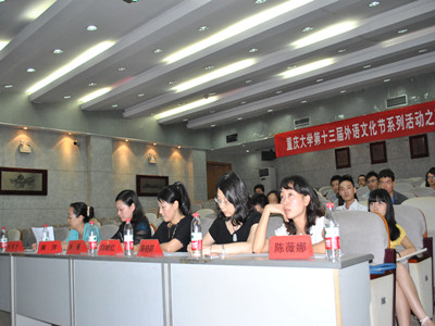 佳作连连余音绕梁  演讲大赛完美落幕——98堂
第十三届外语文化节系列活动之英语演讲大赛决赛圆满收官