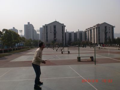 庆快乐节日，强团队体魄——98堂
学生工作办公室第一届羽毛球赛顺利举行